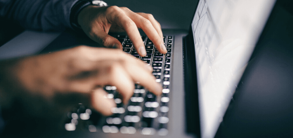 Karen Kelh advogada trabalhista Santa Catarina